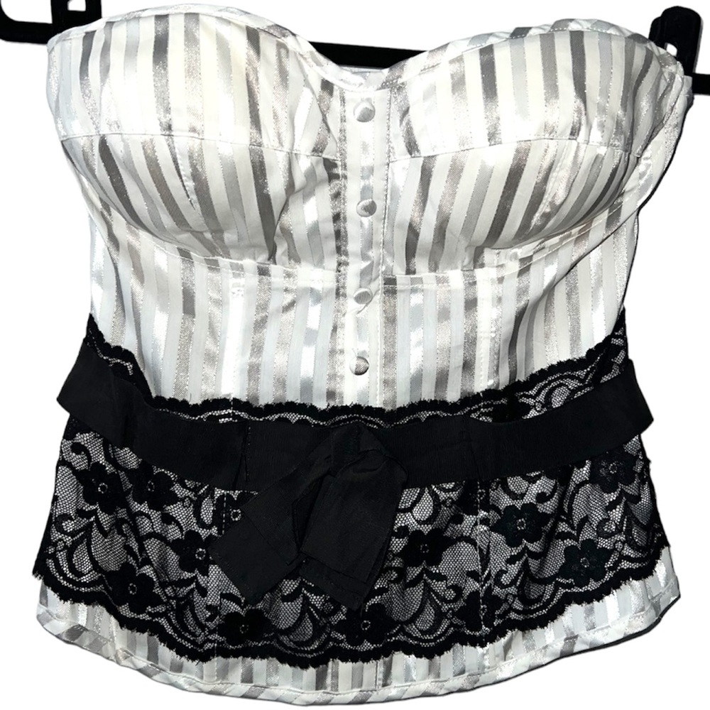 𝐂𝐎𝐓𝐓𝐎𝐍 𝐄𝐗𝐏𝐑𝐄𝐒𝐒 | WHITE AND SILVER STRIPED STRAPLESS METALLIC TOP